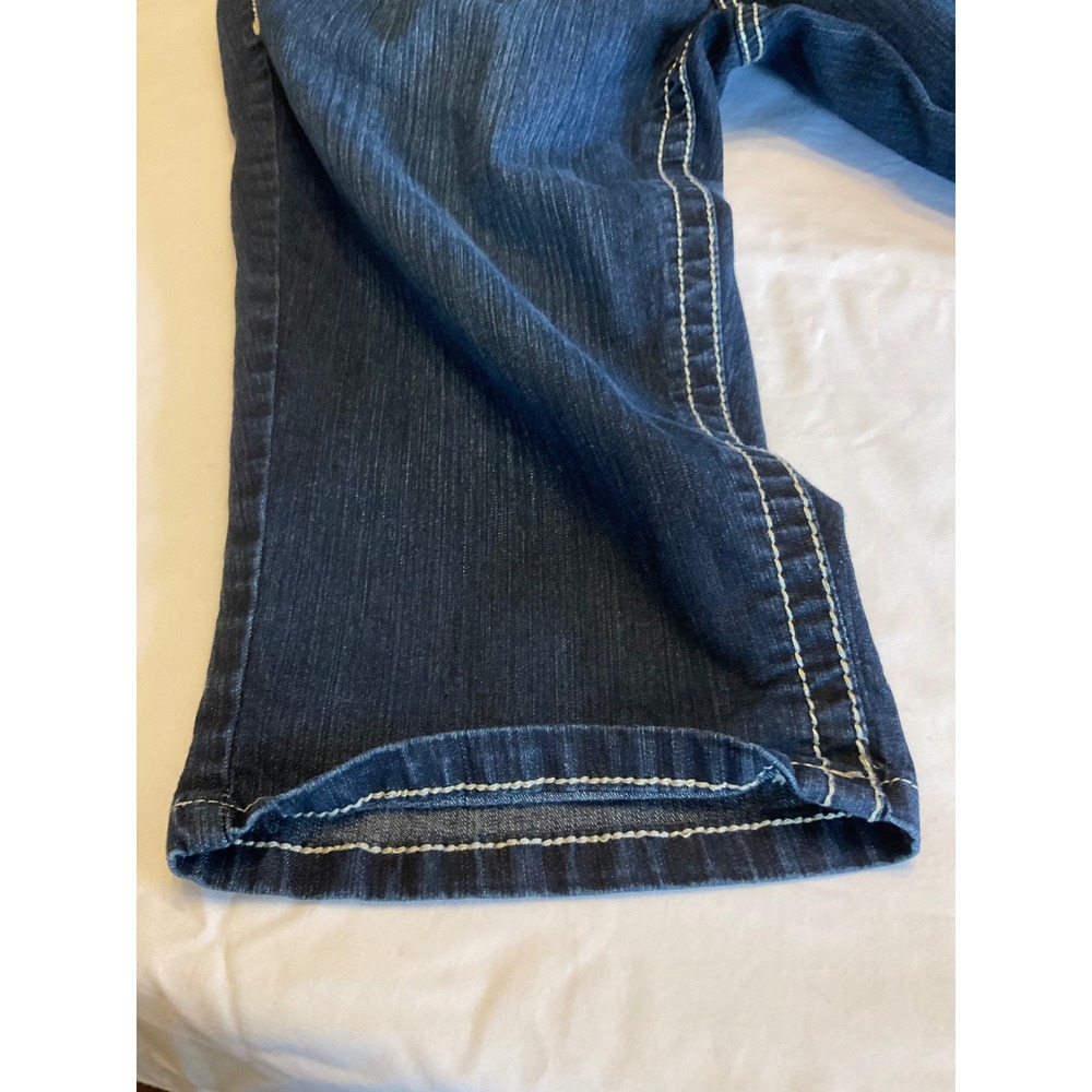 Dark Wash Denim Capri Jeans with Contrast Stitching and Embroidered Back Pockets - Picture 8 of 11